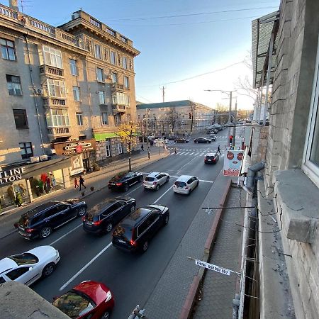 Central Apartaments Of Stefan Cel Mare Boulevard In Chisinau Exterior foto